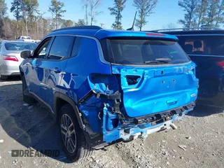 2019 Jeep Compass Latitude with VIN 3C4NJCBB6KT802481, listed as a IAAI auction lot 41315161 with 72,755 mi miles and . Bid and sale history available at carsss.com. Image 3.