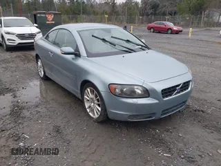 2007 Volvo C70 with VIN YV1MC68297J013040, listed as a IAAI auction lot 41616093 with 142,943 mi miles. Bid and sale history available at carsss.com. Image 1.