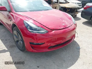 2023 Tesla Model 3 z VIN 5YJ3E1EA1PF509094, wystawiony jako IAAI lot #41843497 z przebiegiem 37 677 mil mil oraz . Historia ofert i sprzedaży dostępna na DreamBid. Obrazek 6.