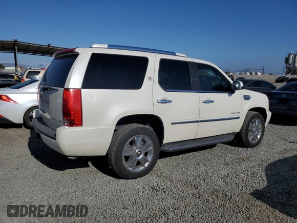 2010 Cadillac Escalade z VIN 1GYUKAEF3AR102057, wystawiony jako Copart lot #55177505 z przebiegiem 168 435 mil mil oraz Tytuł czysty. Historia ofert i sprzedaży dostępna na DreamBid. Obrazek 3.