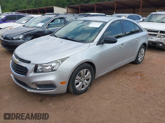 2015 Chevrolet Cruze LS z VIN 1G1PA5SH5F7122535, wystawiony jako IAAI lot #42437391 z przebiegiem 167 747 mil mil oraz . Historia ofert i sprzedaży dostępna na DreamBid. Obrazek 2.