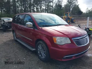 2014 Chrysler Town & Country Touring-L with VIN 2C4RC1CG3ER252206, listed as a IAAI auction lot 41650919 with 135,273 mi miles. Bid and sale history available at carsss.com. Image 1.