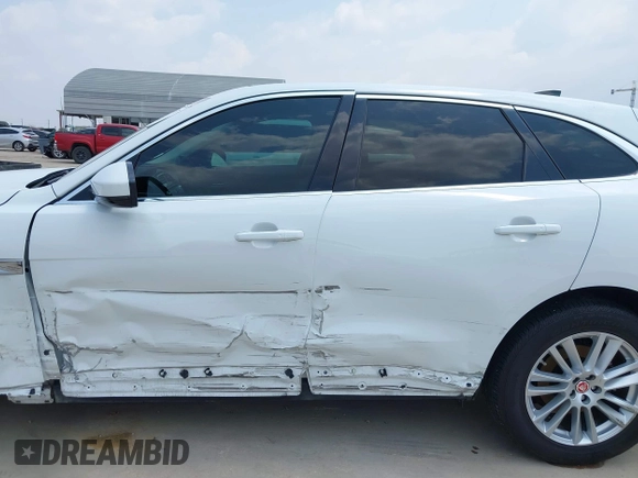 2020 Jaguar F-Pace 25t Prestige z VIN SADCK2FXXLA622776, wystawiony jako IAAI lot #42149737 z przebiegiem 42 269 mil mil oraz . Historia ofert i sprzedaży dostępna na DreamBid. Obrazek 15.