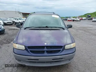 1997 Dodge Caravan LE z VIN 1B4GP54L5VB284083, wystawiony jako IAAI lot #42215384 z przebiegiem 220 000 mil mil oraz . Historia ofert i sprzedaży dostępna na DreamBid. Obrazek 13.