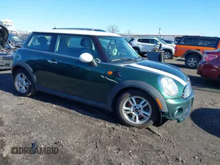 2013 MINI Cooper Hardtop with VIN WMWSU3C54DT684400, listed as a IAAI auction lot 41821759 with 176,926 mi miles. Bid and sale history available at carsss.com. Image 1.