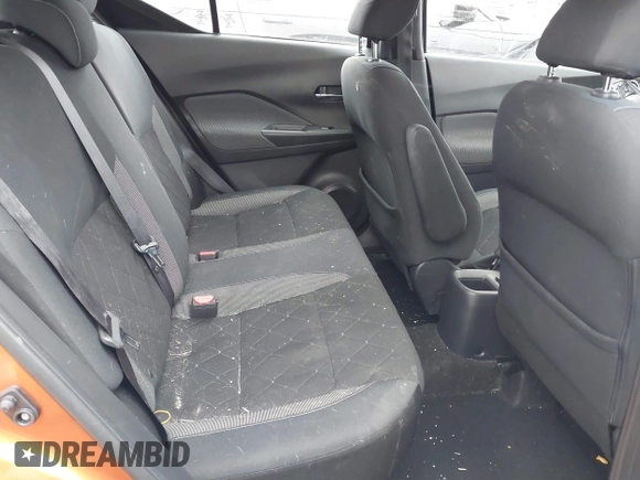 2019 Nissan Kicks SR with VIN 3N1CP5CU7KL556416, listed as a IAAI auction lot 41414054 with 53,250 mi miles. Bid and sale history available at carsss.com. Image 8.