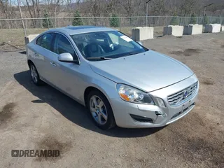 2012 Volvo S60 T5 with VIN YV1622FS4C2036690, listed as a IAAI auction lot 41837885 with 198,300 mi miles. Bid and sale history available at carsss.com. Image 1.