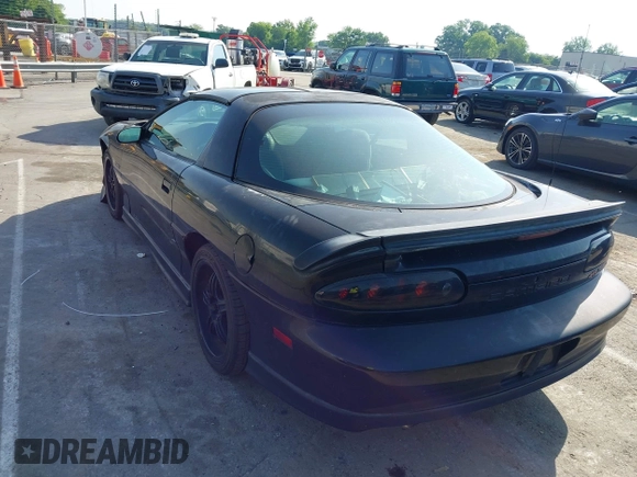 2002 Chevrolet Camaro Z28 z VIN 2G1FP22G022134223, wystawiony jako IAAI lot #42271773 z przebiegiem 125 164 mil mil oraz . Historia ofert i sprzedaży dostępna na DreamBid. Obrazek 3.