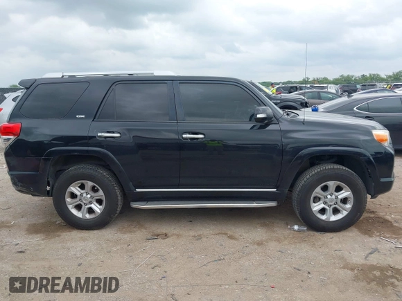 2012 Toyota 4Runner SR5 z VIN JTEZU5JR1C5044324, wystawiony jako IAAI lot #42137404 z przebiegiem 252 363 mil mil oraz . Historia ofert i sprzedaży dostępna na DreamBid. Obrazek 13.