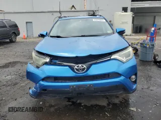2016 Toyota RAV4 XLE z VIN 2T3RFREV8GW526994, wystawiony jako Copart lot #55227825 z przebiegiem 71 178 mil mil oraz Szkoda całkowita • Salvage title. Historia ofert i sprzedaży dostępna na DreamBid. Obrazek 5.