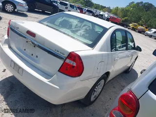 2007 Chevrolet Malibu LS w/2FL with VIN 1G1ZS58N87F270883, listed as a IAAI auction lot 42007236 with 135,178 mi miles. Bid and sale history available at carsss.com. Image 4.