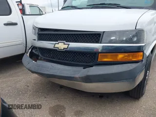 2019 Chevrolet Express Passenger LT z VIN 1GAZGPFG3K1364936, wystawiony jako IAAI lot #42137561 z przebiegiem 33 624 mil mil oraz . Historia ofert i sprzedaży dostępna na DreamBid. Obrazek 6.