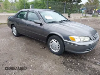 2000 Toyota Camry CE z VIN JT2BG22K3Y0530823, wystawiony jako IAAI lot #42365050 z przebiegiem 148 913 mil mil oraz . Historia ofert i sprzedaży dostępna na DreamBid. Obrazek 1.