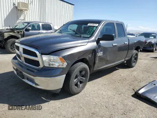 2015 Ram 1500 SLT z VIN 1C6RR6GG7FS685847, wystawiony jako Copart lot #49169675 z przebiegiem 139 408 mil mil oraz Szkoda całkowita • Salvage title. Historia ofert i sprzedaży dostępna na DreamBid. Obrazek 1.