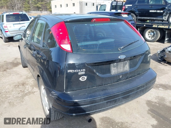 2005 Ford Focus S with VIN 3FAFP37N35R123622, listed as a IAAI auction lot 41778241 with 176,611 mi miles and . Bid and sale history available at carsss.com. Image 3.