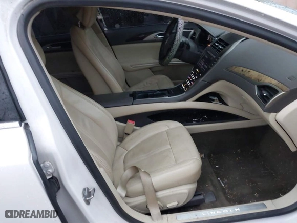 2013 Lincoln MKZ with VIN 3LN6L2GK9DR803573, listed as a IAAI auction lot 41726587 with 177,702 mi miles. Bid and sale history available at carsss.com. Image 5.