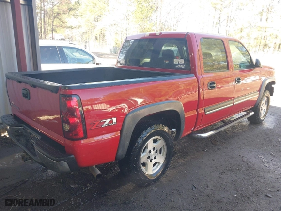 2006 Chevrolet Silverado 1500 LT1 with VIN 2GCEK13TX61173467, listed as a IAAI auction lot 41845953 with 201,552 mi miles. Bid and sale history available at carsss.com. Image 4.