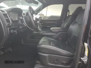 2019 Ram 2500 Limited z VIN 3C6UR5TL5KG540024, wystawiony jako Copart lot #84827294 z przebiegiem Nie podano mil oraz Szkoda całkowita • Salvage title. Historia ofert i sprzedaży dostępna na DreamBid. Obrazek 7.