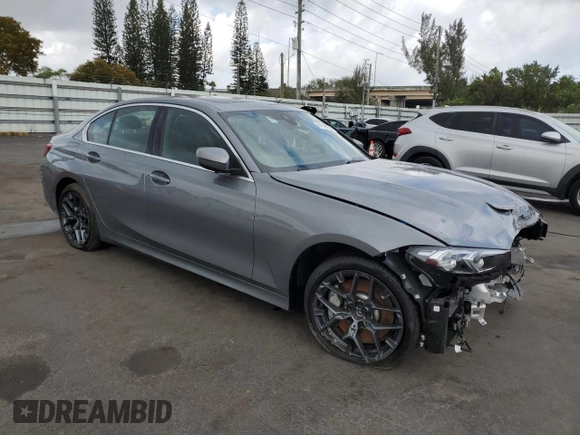 2025 BMW 3 Series 330i xDrive with VIN 3MW89CW01S8F01583, listed as a Copart auction lot 47929825 with 4,134 mi miles and Clean Title. Bid and sale history available at carsss.com. Image 4.