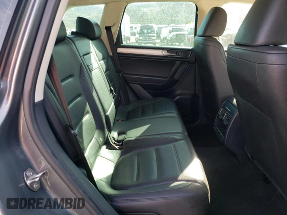 2016 Volkswagen Touareg Sport с VIN WVGEF9BP0GD012604, выставлен на аукционе Copart как лот 85132214 с пробегом 127 155 миль миль и Чистый • Clean title. История ставок и продаж доступна на DreamBid. Изображение 11.