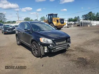 2017 Volvo XC60 Dynamic с VIN YV449MRR5H2013498, выставлен на аукционе Copart как лот 58240175 с пробегом 91 282 миль миль и Списание • Salvage title. История ставок и продаж доступна на DreamBid. Изображение 13.