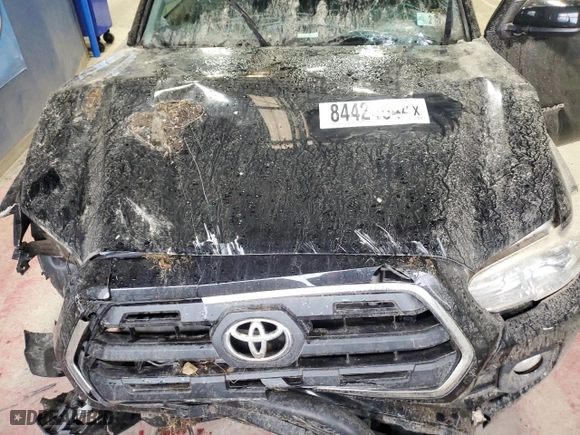 2016 Toyota Tacoma SR with VIN 5TFSX5ENXGX041808, listed as a Copart auction lot 84424644 with 67,467 mi miles and Salvage Title. Bid and sale history available at carsss.com. Image 12.