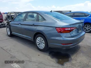 2019 Volkswagen Jetta S z VIN 3VWC57BU0KM223143, wystawiony jako IAAI lot #42605872 z przebiegiem 144 245 mil mil oraz . Historia ofert i sprzedaży dostępna na DreamBid. Obrazek 3.