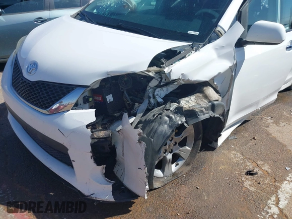 2014 Toyota Sienna SE with VIN 5TDXK3DC1ES417081, listed as a IAAI auction lot 41850444 with 173,545 mi miles. Bid and sale history available at carsss.com. Image 6.