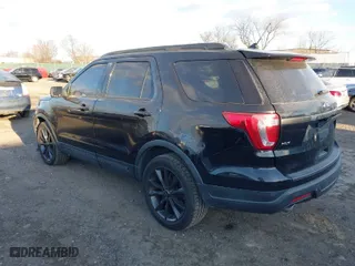 2018 Ford Explorer XLT with VIN 1FM5K8D83JGC11437, listed as a IAAI auction lot 41337284 with 61,878 mi miles. Bid and sale history available at carsss.com. Image 3.