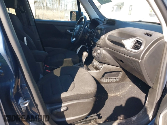 2020 Jeep Renegade Latitude with VIN ZACNJBBB9LPL85731, listed as a IAAI auction lot 41589574 with 73,613 mi miles. Bid and sale history available at carsss.com. Image 5.