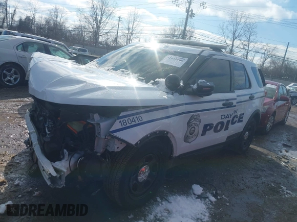 2018 Ford Police Interceptor Utility z VIN 1FM5K8AR8JGB93126, wystawiony jako IAAI lot #41642960 z przebiegiem 64 650 mil mil oraz . Historia ofert i sprzedaży dostępna na DreamBid. Obrazek 18.