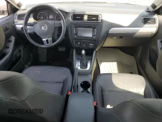 2012 Volkswagen Jetta TDI w/Premium & Nav с VIN 3VWLL7AJ4CM426910, выставлен на аукционе Copart как лот 53111065 с пробегом 137 376 миль миль и Списание • Salvage title. История ставок и продаж доступна на DreamBid. Изображение 8.