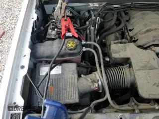 2018 GMC Sierra 1500 Denali z VIN 3GTU2PEJ4JG124274, wystawiony jako Copart lot #80307325 z przebiegiem 82 362 mil mil oraz Szkoda całkowita • Salvage title. Historia ofert i sprzedaży dostępna na DreamBid. Obrazek 13.