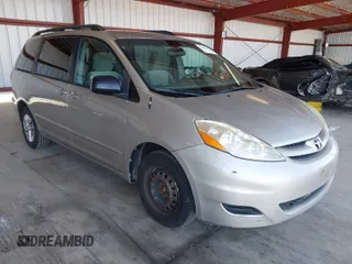 2009 Toyota Sienna CE with VIN 5TDZK23C39S281675, listed as a IAAI auction lot 42041398 with 301,519 mi miles. Bid and sale history available at carsss.com. Image 1.