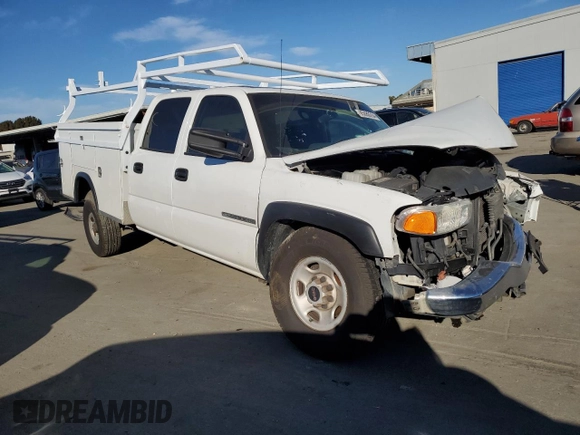 2005 GMC Sierra 1500 with VIN 1GDHC23215F894447, listed as a Copart auction lot 85680264 with 270,936 mi miles and Salvage Title. Bid and sale history available at DreamBid. Image 4.