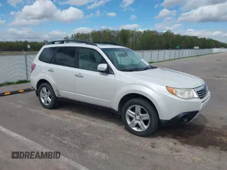 2010 Subaru Forester 2.5X Premium with VIN JF2SH6CC5AH913254, listed as a IAAI auction lot 42060418 with 259,720 mi miles. Bid and sale history available at carsss.com. Image 1.