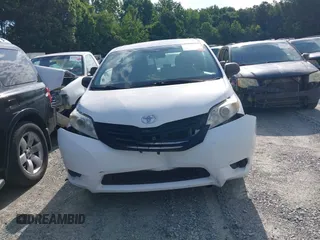 2017 Toyota Sienna L z VIN 5TDZZ3DC2HS791742, wystawiony jako IAAI lot #42254128 z przebiegiem 236 332 mil mil oraz . Historia ofert i sprzedaży dostępna na DreamBid. Obrazek 12.