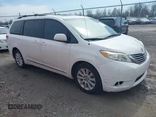 2011 Toyota Sienna XLE with VIN 5TDDK3DC3BS029395, listed as a IAAI auction lot 41715459 with 235,772 mi miles. Bid and sale history available at carsss.com. Image 1.