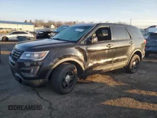 2016 Ford Utility Police Interceptor with VIN 1FM5K8AR5GGA28658, listed as a Copart auction lot 42578175 with 105,980 mi miles and Salvage Title. Bid and sale history available at carsss.com. Image 1.