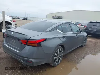 2019 Nissan Altima SR with VIN 1N4BL4CV8KN301609, listed as a IAAI auction lot 41608699 with 159,931 mi miles and . Bid and sale history available at carsss.com. Image 4.