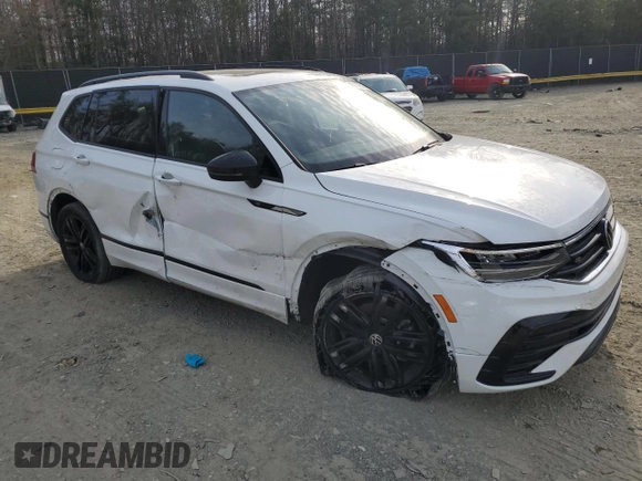2022 Volkswagen Tiguan SE R-Line Black with VIN 3VV8B7AXXNM169059, listed as a Copart auction lot 45700025 with 46,191 mi miles and Salvage Title. Bid and sale history available at DreamBid. Image 4.