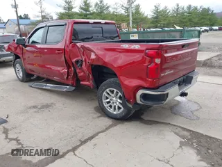 2021 Chevrolet Silverado 1500 LT with VIN 3GCUYDED8MG222154, listed as a IAAI auction lot 41923543 with 39,500 mi miles. Bid and sale history available at carsss.com. Image 3.