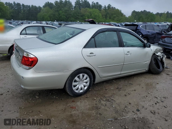2006 Toyota Camry STD z VIN JTDBE32K563064598, wystawiony jako Copart lot #57246285 z przebiegiem 112 093 mil mil oraz Czysty tytuł • Clean title. Historia ofert i sprzedaży dostępna na DreamBid. Obrazek 3.
