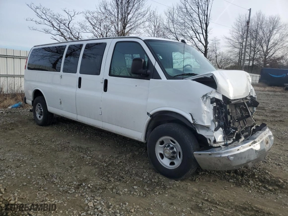 2016 Chevrolet Express Passenger LT with VIN 1GAZGPFG4G1162906, listed as a Copart auction lot 45040295 with 0 mi miles and Salvage Title. Bid and sale history available at carsss.com. Image 4.