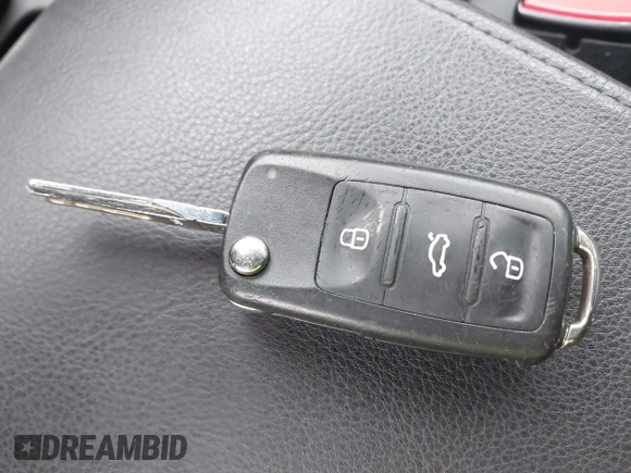 2016 Volkswagen Tiguan SEL z VIN WVGBV7AX3GW594729, wystawiony jako IAAI lot #41233805 z przebiegiem 92 997 mil mil oraz . Historia ofert i sprzedaży dostępna na DreamBid. Obrazek 11.