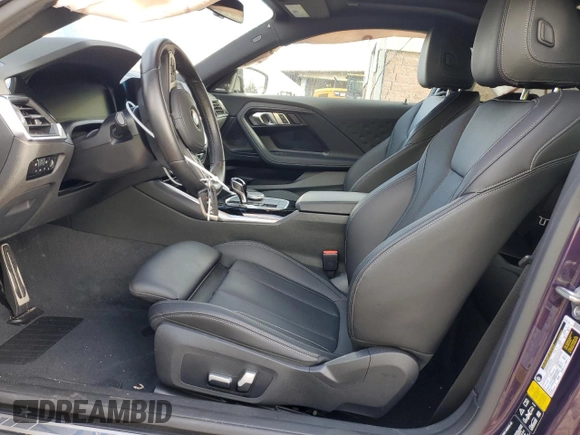 2022 BMW 2 Series M240i xDrive z VIN 3MW53CM09N8C49139, wystawiony jako Copart lot #87320934 z przebiegiem 26 753 mil mil oraz Szkoda całkowita • Salvage title. Historia ofert i sprzedaży dostępna na DreamBid. Obrazek 7.