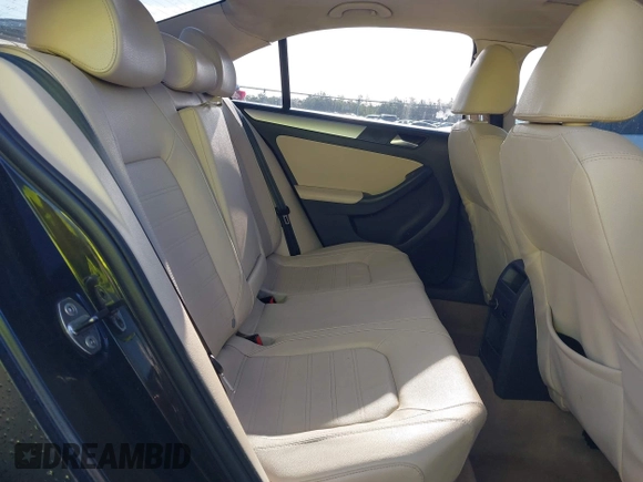 2011 Volkswagen Jetta SEL z VIN 3VWLX7AJ4BM335798, wystawiony jako IAAI lot #41664073 z przebiegiem 209 080 mil mil oraz . Historia ofert i sprzedaży dostępna na DreamBid. Obrazek 8.