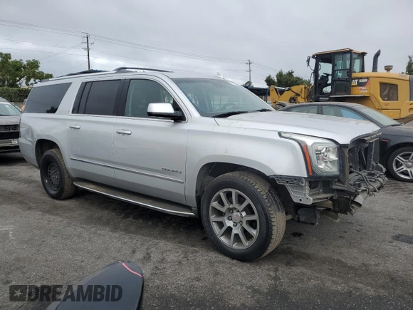 2016 GMC Yukon XL Denali with VIN 1GKS2HKJ8GR239748, listed as a Copart auction lot 71852054 with 112,471 mi miles and Salvage Title. Bid and sale history available at carsss.com. Image 4.