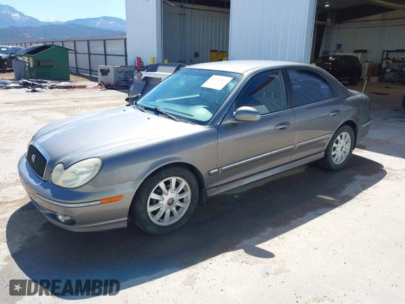 2003 Hyundai Sonata GLS with VIN KMHWF35H03A895363, listed as a IAAI auction lot 42149203 with 152,173 mi miles. Bid and sale history available at carsss.com. Image 2.
