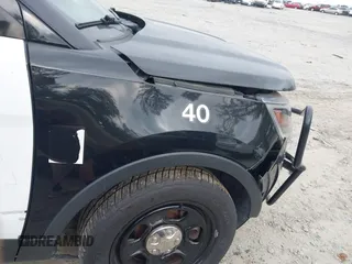 2017 Ford Police Interceptor Utility with VIN 1FM5K8AR9HGE01119, listed as a IAAI auction lot 42266621 with Not provided miles and . Bid and sale history available at DreamBid. Image 6.
